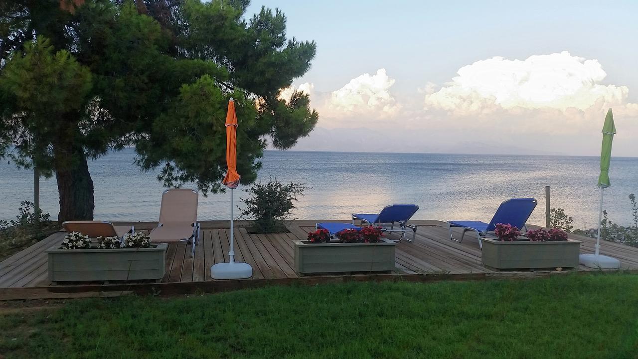 Meli Seaside Villas Chrani Exterior foto